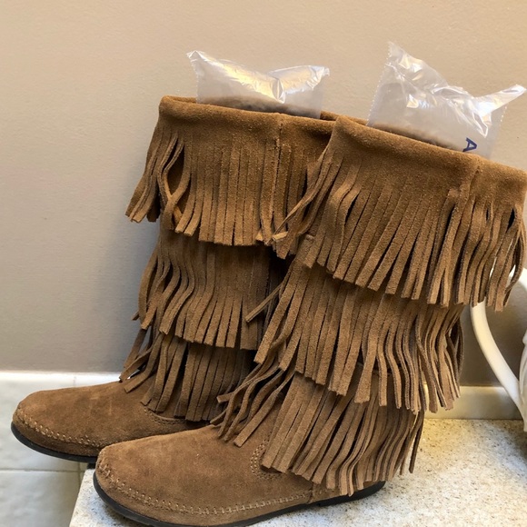Minnetonka Sz7 Cognac Suede Fringe  Moccasin Boots - Picture 2 of 6